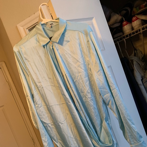 Time Of Your Life Satin Shirt Dress .. From FASHION NOVA - Picture 2 of 3